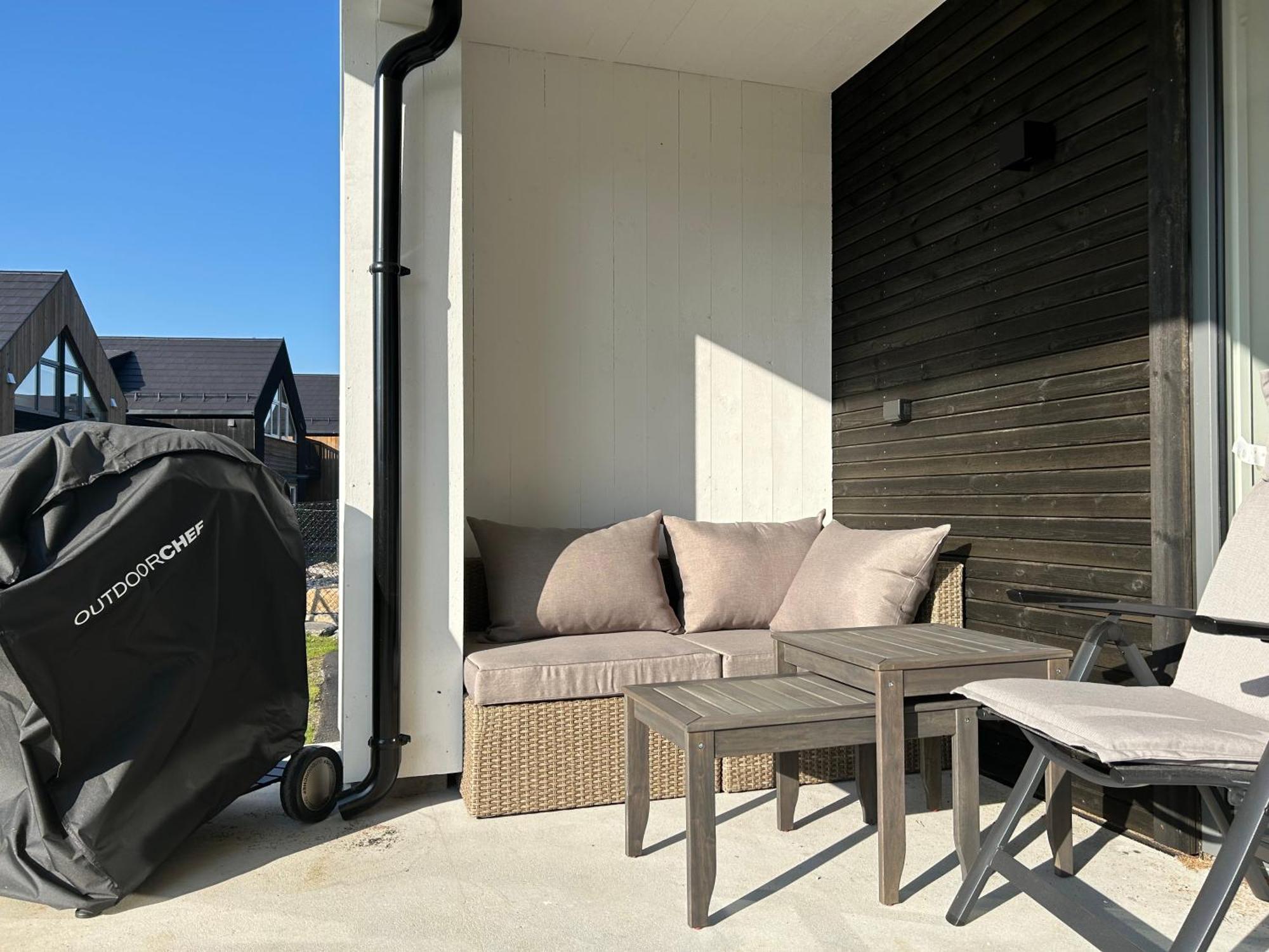 Sorlandsidyll Med Svommebasseng! Apartment Kristiansand Exterior foto